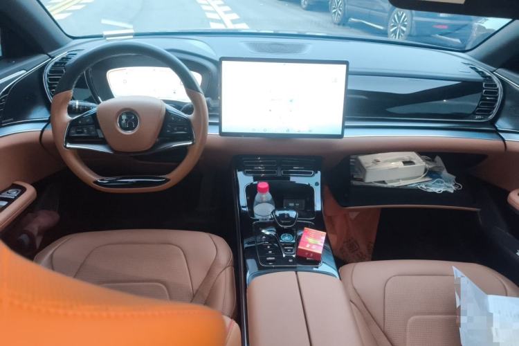 Used BYD Han 2022 DM-i 121KM Prestige Model Center Console
