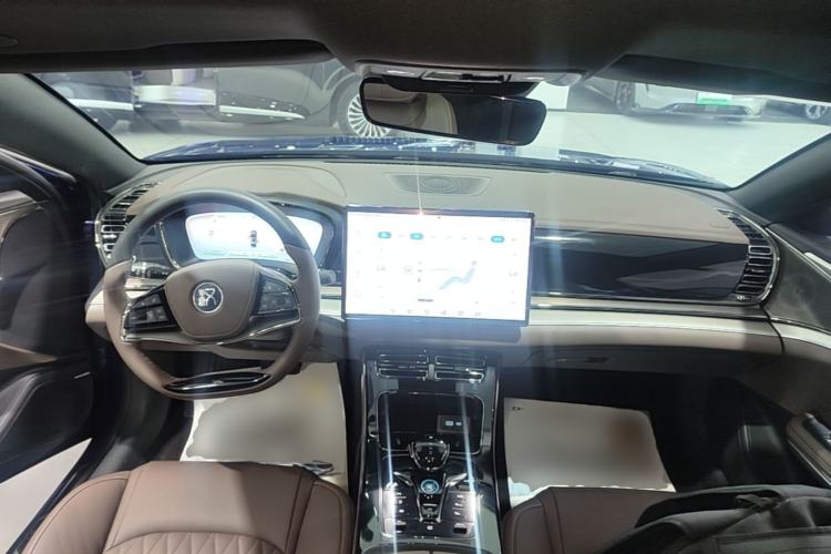 Used BYD Han 2022 DM-i 121KM Prestige Model Center Console