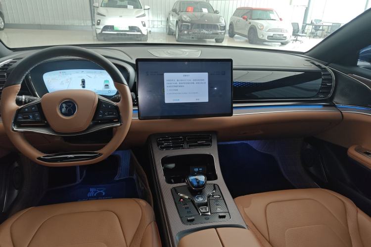 Used BYD Han 2022 DM-i 121KM Luxury Model Center Console