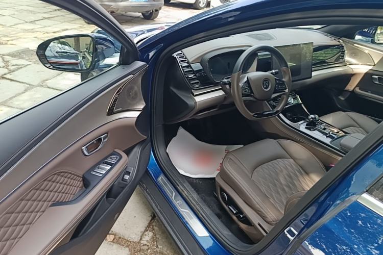 Used BYD Han 2022 EV Genesis Edition 715KM Front-Wheel-Drive Prestige Model Driver Seat