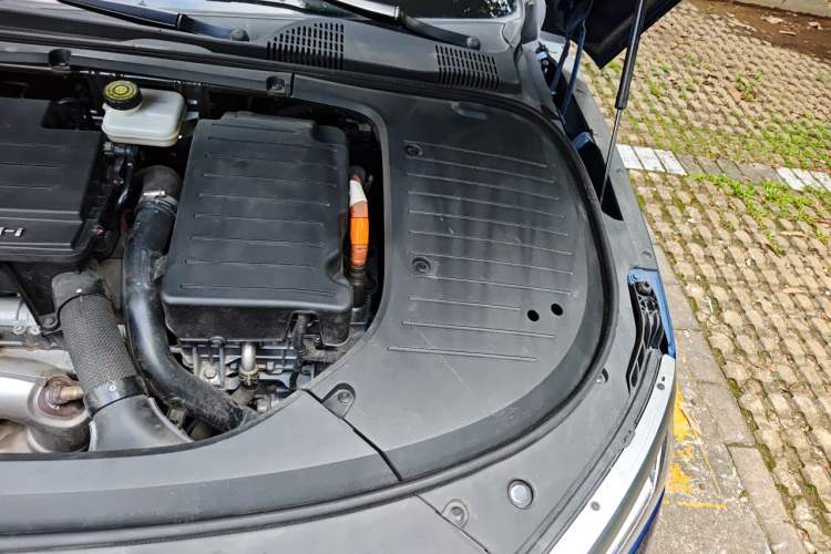 Used BYD Han 2022 DM-i 121KM Luxury Model Engine Bay Left