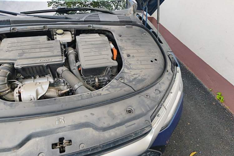 Used BYD Han 2022 DM-i 121KM Luxury Model Engine Bay Left