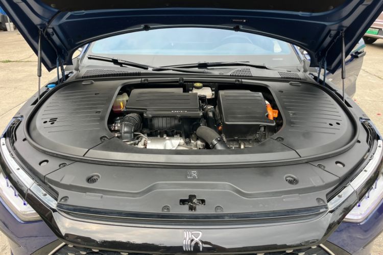 Used BYD Han 2022 DM-i 121KM Luxury Model Engine Bay