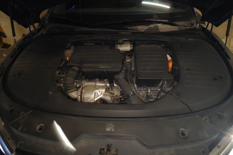 Used BYD Han 2022 DM-i 121KM Luxury Model Engine Bay