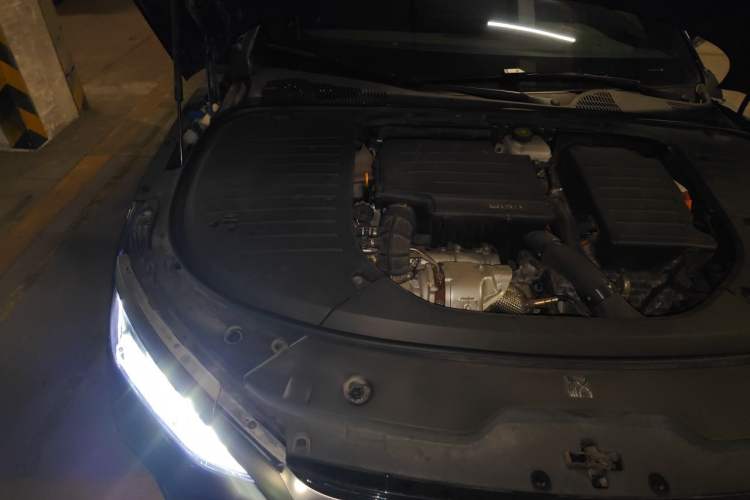Used BYD Han 2022 DM-i 121KM Luxury Model Engine Bay Right