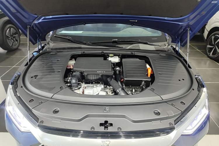 Used BYD Han 2022 DM-i 121KM Prestige Model Engine Bay