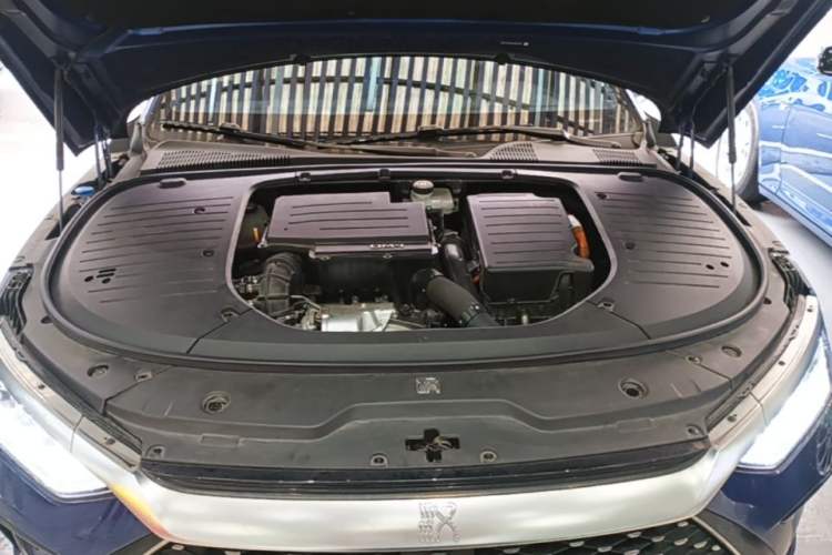 Used BYD Han 2022 DM-i 121KM Luxury Model Engine Bay