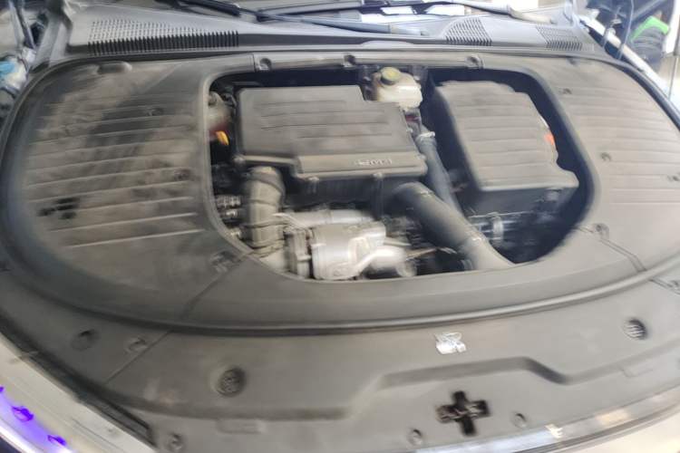 Used BYD Han 2022 DM-i 121KM Luxury Model Engine Bay