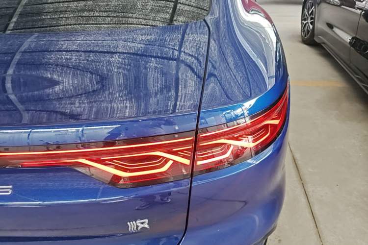 Used BYD Han 2022 EV Genesis Edition 715KM Front-Wheel-Drive Prestige Model Exterior 3