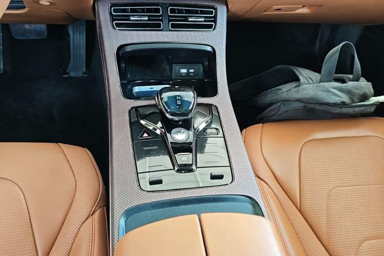 Used BYD Han 2022 DM-i 242km Flagship Model Gear Lever