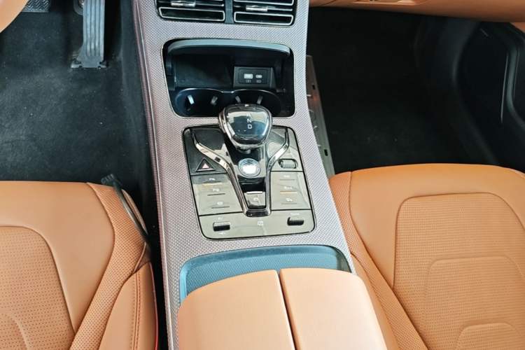 Used BYD Han 2022 DM-i 242km Flagship Model Gear Lever