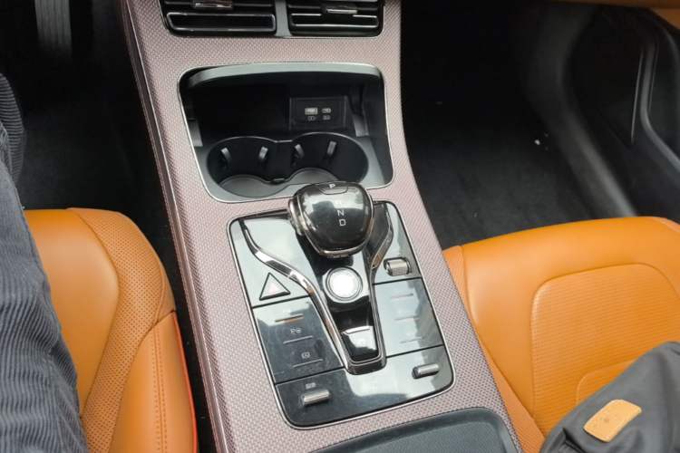 Used BYD Han 2022 EV Genesis Edition 610KM All-Wheel Drive Premium Model Gear Lever