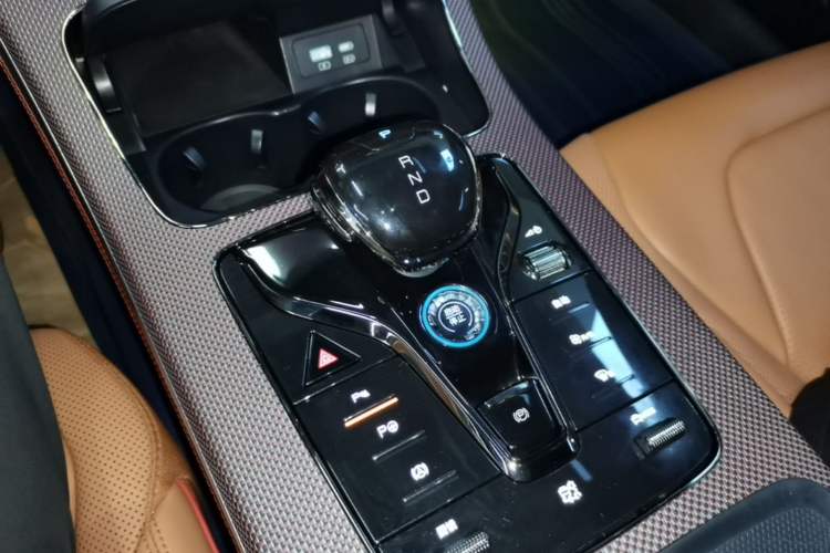 Used BYD Han 2022 EV Genesis Edition 610KM All-Wheel Drive Premium Model Gear Lever