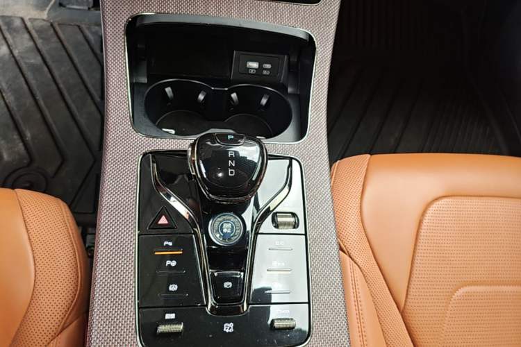 Used BYD Han 2022 EV Genesis Edition 610KM All-Wheel Drive Premium Model Gear Lever