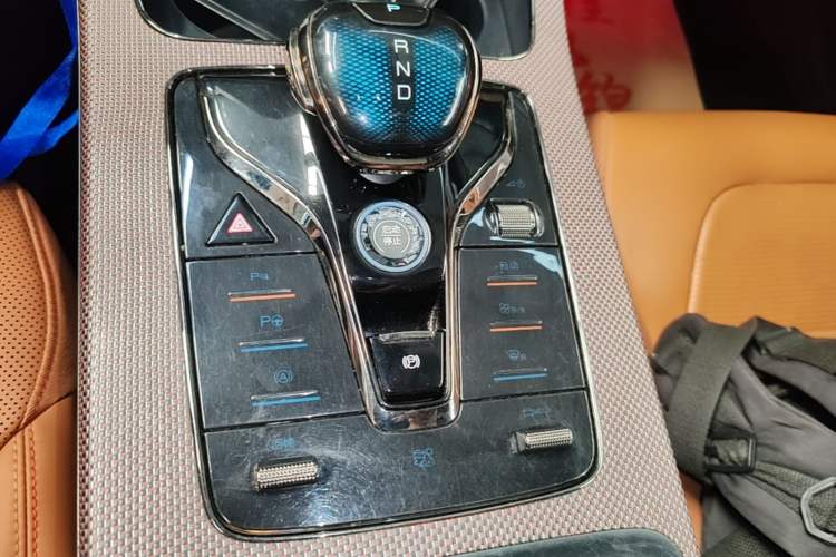 Used BYD Han 2022 EV Genesis Edition 610KM All-Wheel Drive Premium Model Gear Lever
