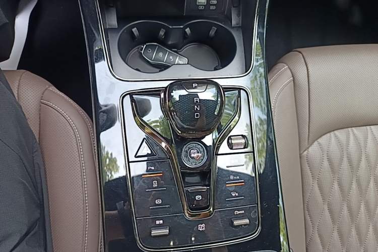 Used BYD Han 2022 EV Genesis Edition 715KM Front-Wheel-Drive Prestige Model Gear Lever