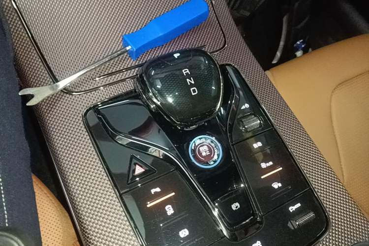 Used BYD Han 2022 DM-i 121KM Luxury Model Gear Lever