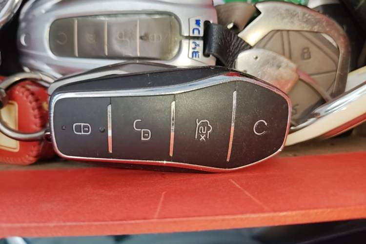 Used BYD Han 2022 EV Genesis Edition 715KM Front-Wheel-Drive Prestige Model Interior 1