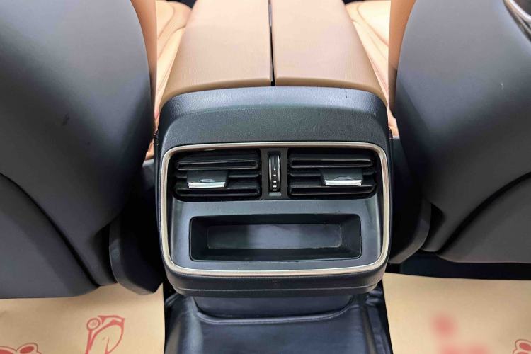 Used BYD Han 2022 EV Genesis Edition 715KM Front-Wheel-Drive Prestige Model Interior 5