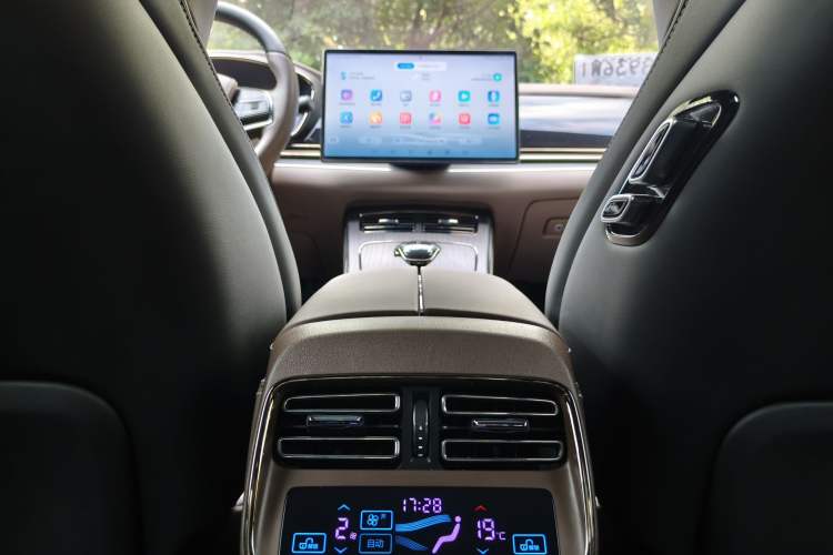Used BYD Han 2022 DM-i 121KM Luxury Model Interior 5