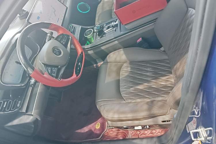 Used BYD Han 2022 EV Genesis Edition 715 km Front-Wheel-Drive Flagship Model Left Front Seat