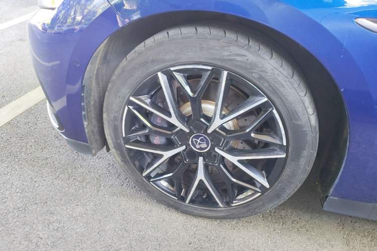 Used BYD Han 2022 EV Genesis Edition 610KM All-Wheel Drive Premium Model Left Front Wheel Hub