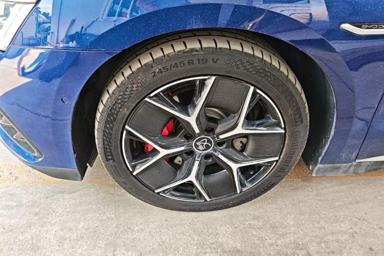 Used BYD Han 2022 DM-i 242km Flagship Model Left Front Wheel Hub