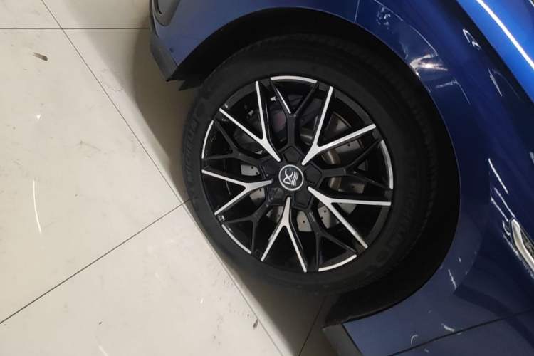 Used BYD Han 2022 EV Genesis Edition 610KM All-Wheel Drive Premium Model Left Front Wheel Hub