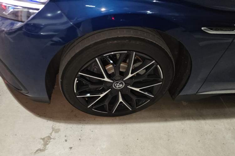 Used BYD Han 2022 EV Genesis Edition 610KM All-Wheel Drive Premium Model Left Front Wheel Hub