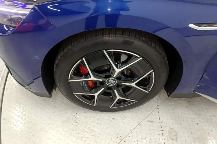 Used BYD Han 2022 EV Genesis Edition 715 km Front-Wheel-Drive Flagship Model Left Front Wheel Hub