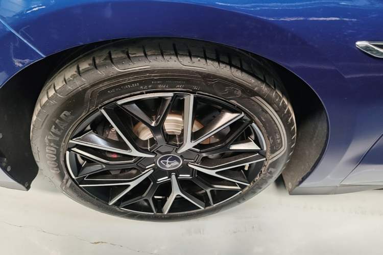 Used BYD Han 2022 EV Genesis Edition 610KM All-Wheel Drive Premium Model Left Front Wheel Hub