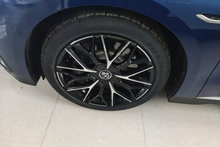 Used BYD Han 2022 EV Genesis Edition 610KM All-Wheel Drive Premium Model Left Front Wheel Hub