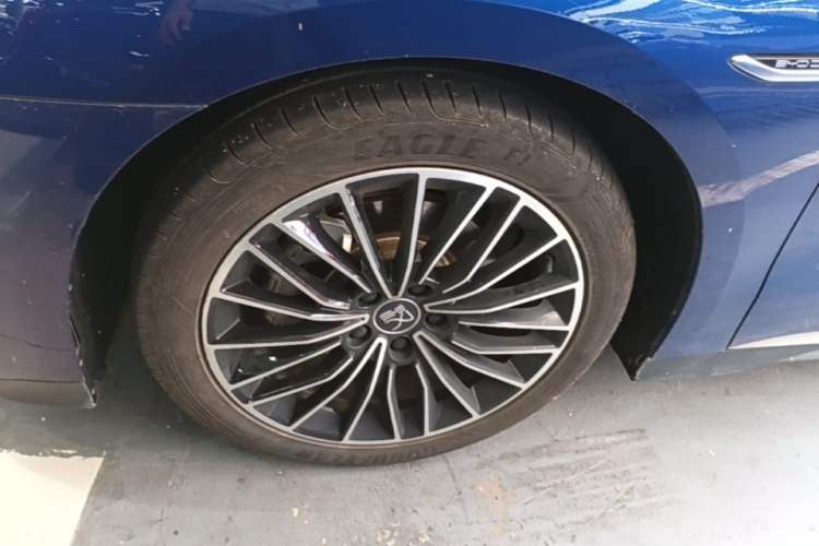 Used BYD Han 2022 DM-i 121KM Luxury Model Left Front Wheel Hub