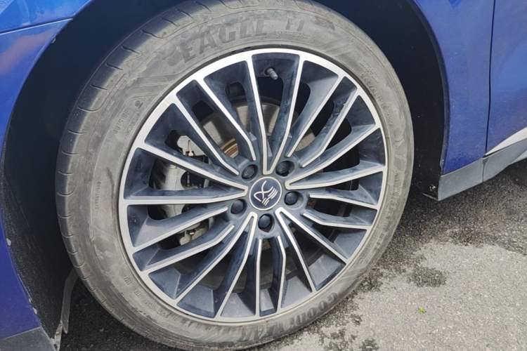 Used BYD Han 2022 DM-i 121KM Prestige Model Left Front Wheel Hub