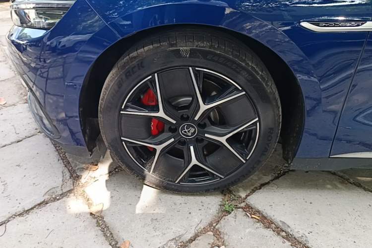 Used BYD Han 2022 EV Genesis Edition 715KM Front-Wheel-Drive Prestige Model Left Front Wheel Hub