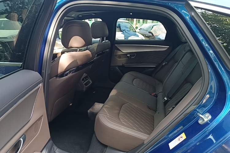 Used BYD Han 2022 EV Genesis Edition 715KM Front-Wheel-Drive Prestige Model Left Rear Seat