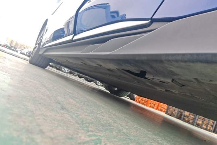 Used BYD Han 2022 EV Genesis Edition 610KM All-Wheel Drive Premium Model Left Side Sill
