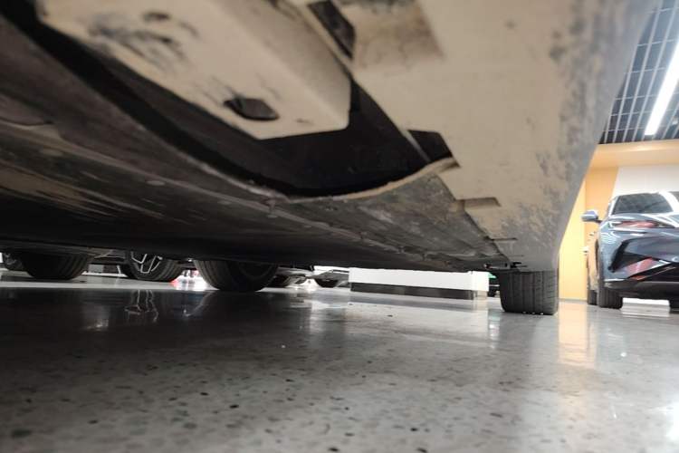 Used BYD Han 2022 EV Genesis Edition 715KM Front-Wheel-Drive Prestige Model Left Side Sill