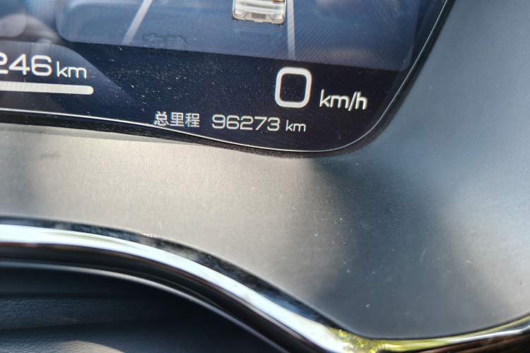 Used BYD Han 2022 DM-p 202km Four-Wheel Drive Flagship Model Odometer Close Up