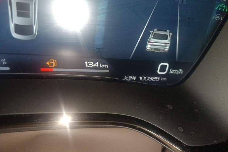 Used BYD Han 2022 DM-i 121KM Luxury Model Odometer Close Up