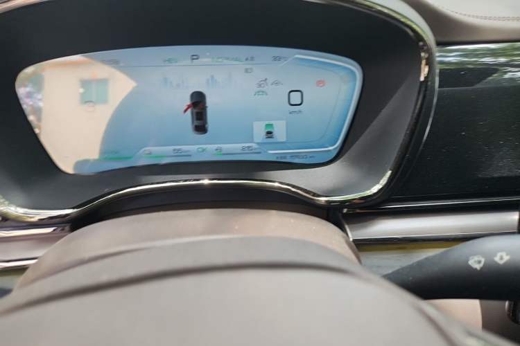 Used BYD Han 2022 DM-i 121KM Prestige Model Odometer Close Up