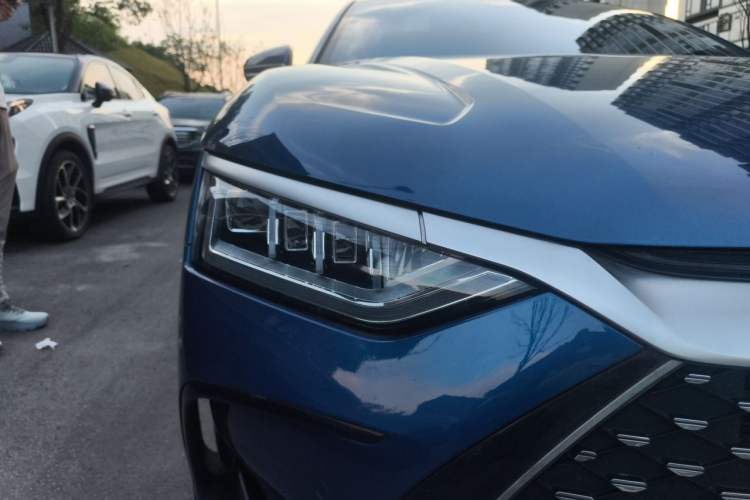 Used BYD Han 2022 DM-i 121KM Prestige Model Right Front Headlight