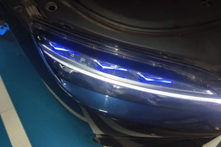 Used BYD Han 2022 EV Genesis Edition 715KM Front-Wheel-Drive Prestige Model Right Front Headlight