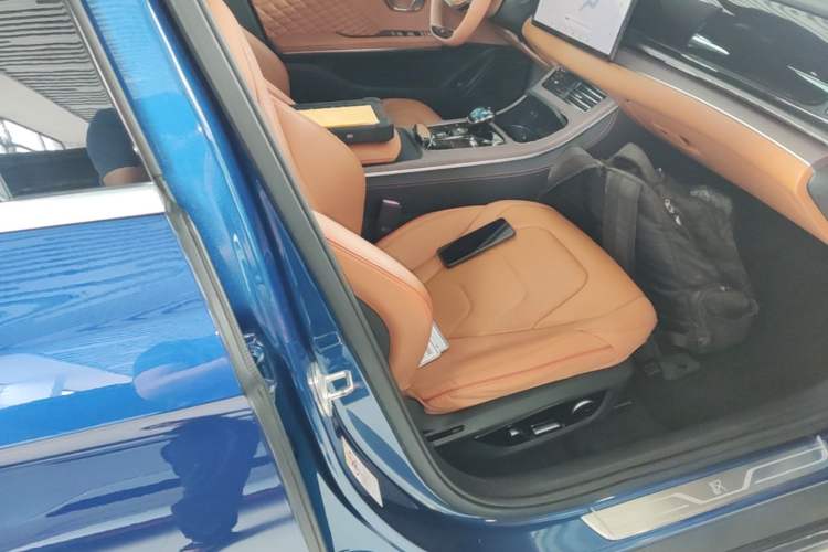 Used BYD Han 2022 EV Genesis Edition 610KM All-Wheel Drive Premium Model Right Front Seat