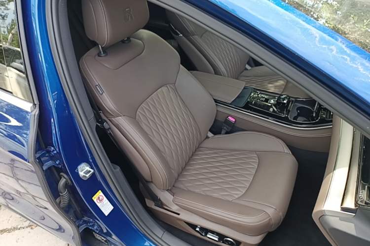 Used BYD Han 2022 EV Genesis Edition 715KM Front-Wheel-Drive Prestige Model Right Front Seat