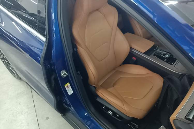 Used BYD Han 2022 DM-i 121KM Luxury Model Right Front Seat