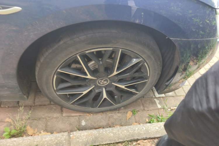 Used BYD Han 2022 DM-p 202km Four-Wheel Drive Flagship Model Right Front Wheel Hub