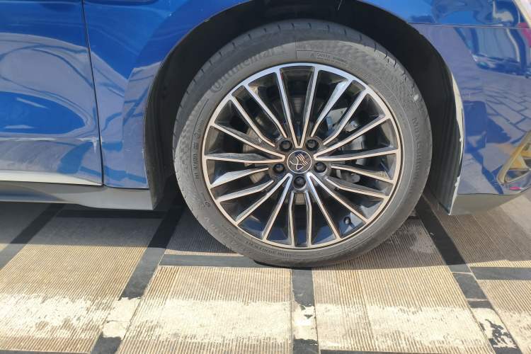 Used BYD Han 2022 DM-i 121KM Luxury Model Right Front Wheel Hub