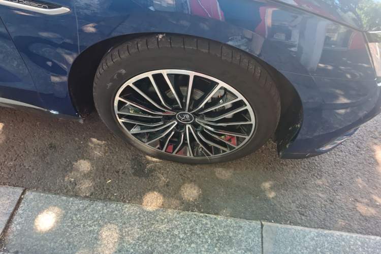 Used BYD Han 2022 DM-i 121KM Luxury Model Right Front Wheel Hub