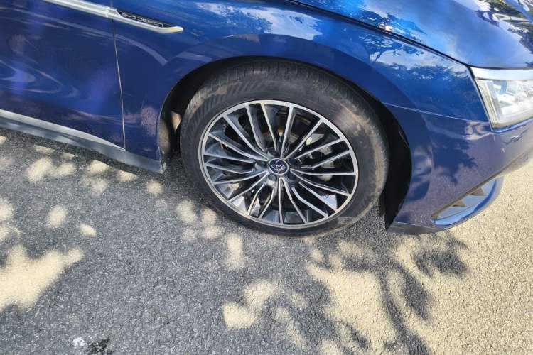 Used BYD Han 2022 DM-i 121KM Luxury Model Right Front Wheel Hub